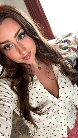 Shaved Pussy Close-Up: My Pussy Needs Cum'