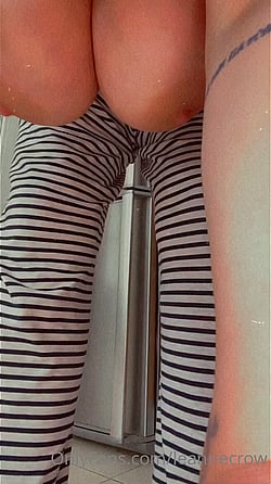 Big Tits Bouncing: Squat and Shake Your Booty'