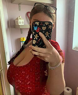 18yo Virgin with Big Tits in Reddit'