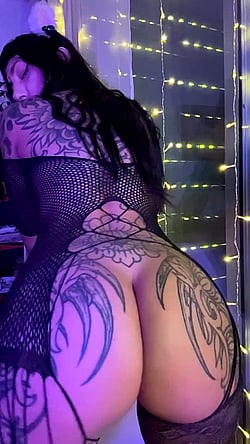 Pawg Twerking: Big Ass Catgirl Clapping in Slow Motion'