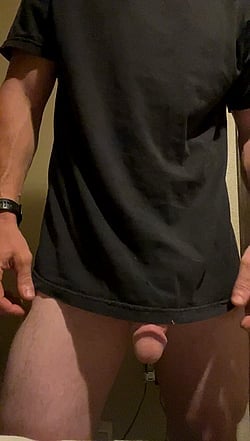 Huge Dick Amateur Masturbating'
