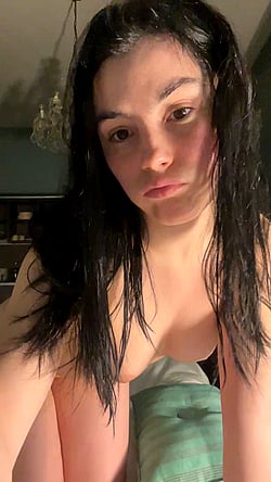 Nude Chick Wants Your Nudes Regularly'