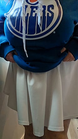 Big Tits Fan Supports Oilers in Game 5'