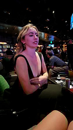 Bar Babe Flashes Her Boobs'