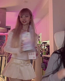 Aria Mei: Asian Beauty with a Kick'