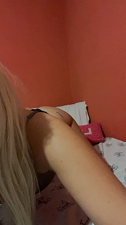 Fuck Me Young: 19-Year-Old Girl's Ass'