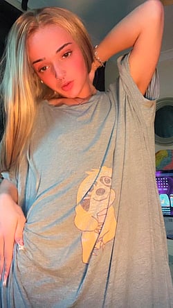 Newbie but not a beginner: Teen girl teasing in a grey shirt'