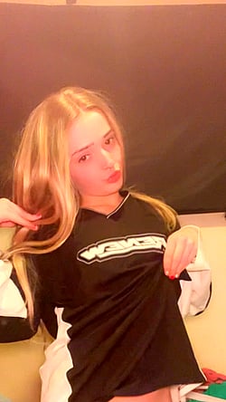 Cute Teen Amateur Surprises with Skills'