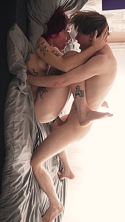 Fucking with Tattoos: Real Couple Giving Kisses During Sex'