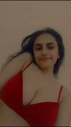 Hot Babe with Insane Boobs & Hard Body - DM JupiterDick for Paid Group Details'